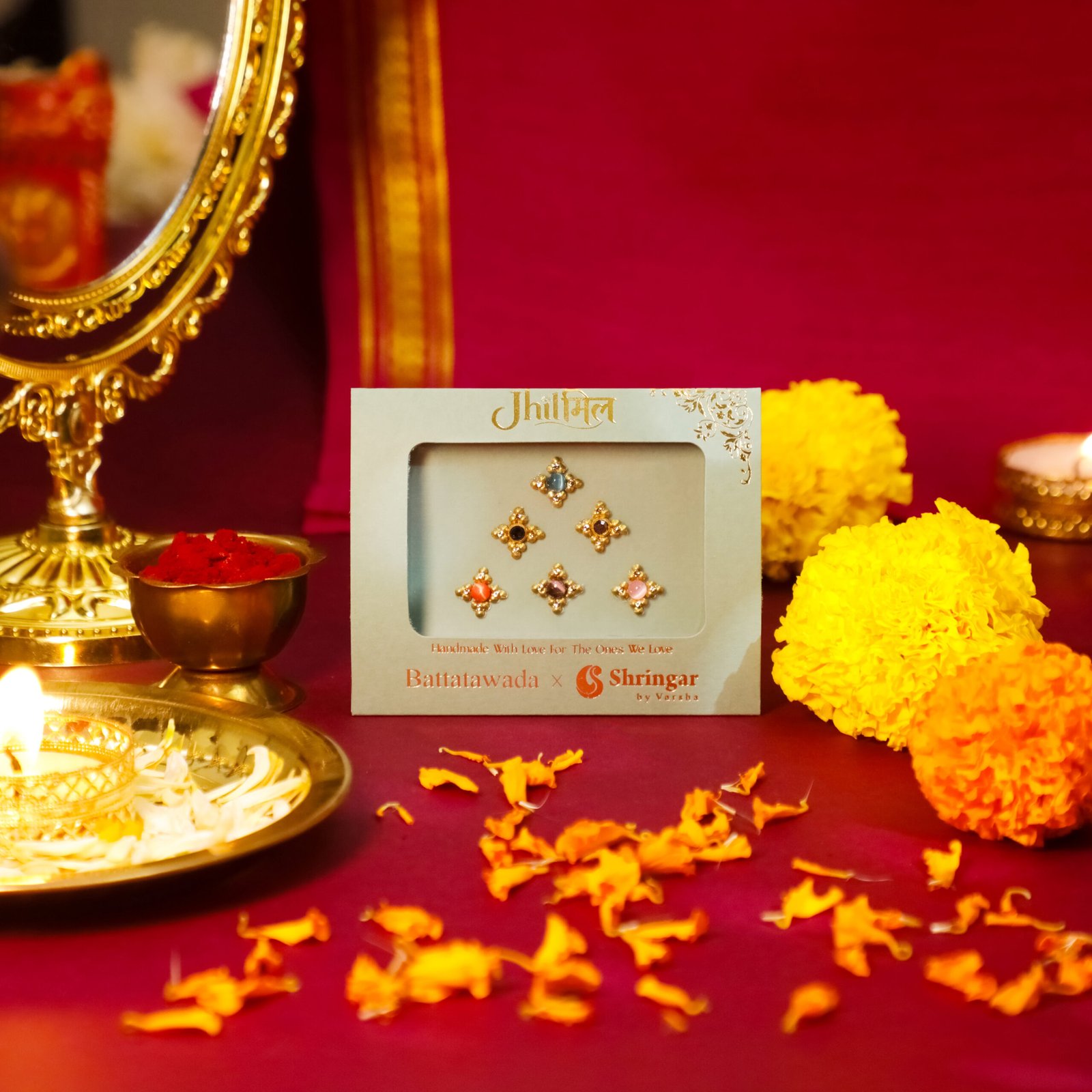 Jhilmil bindi set: Sona Tara